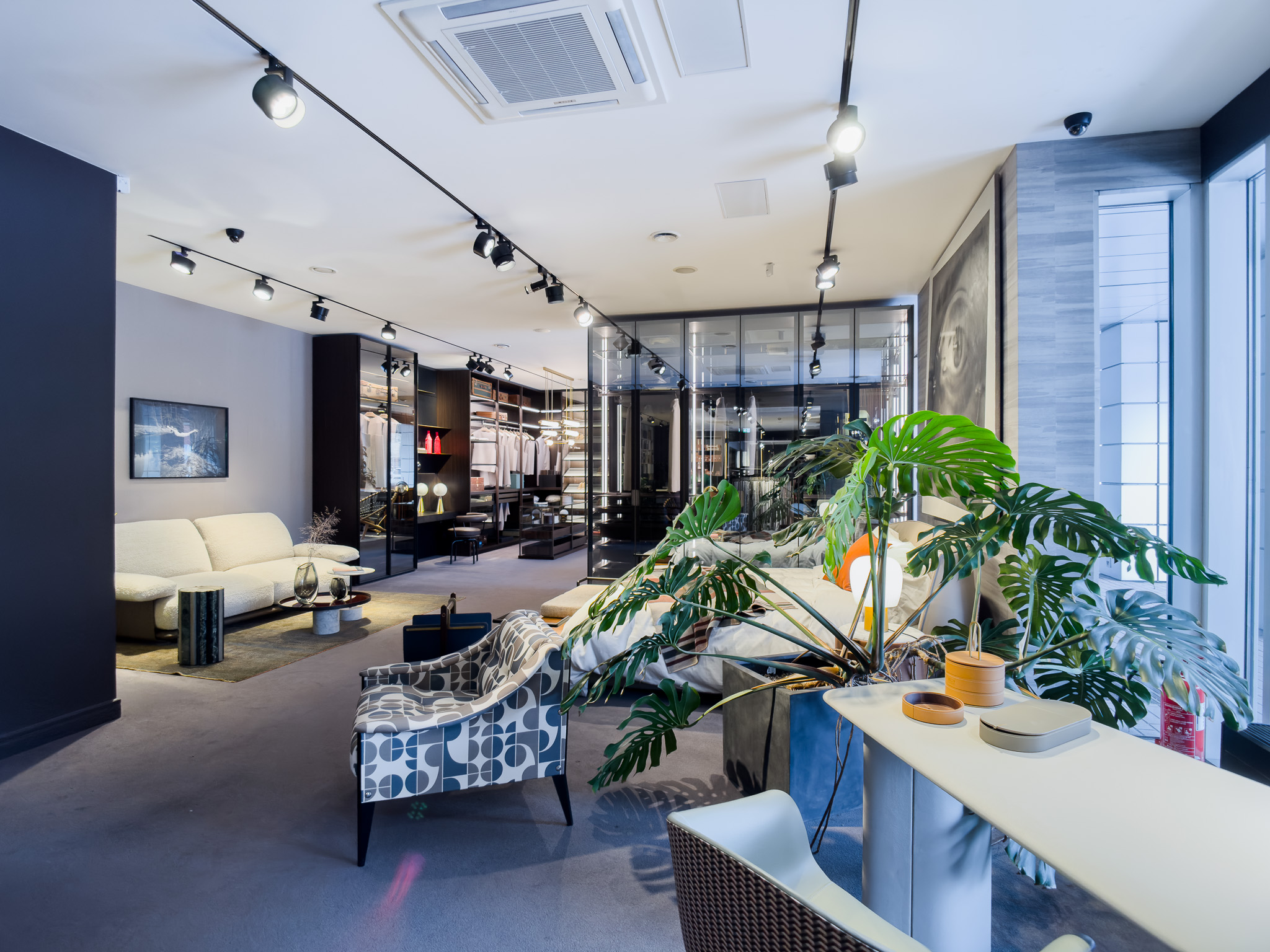 Komerctelpas 200 m2 showroom telpas Rīgā Skanstes City