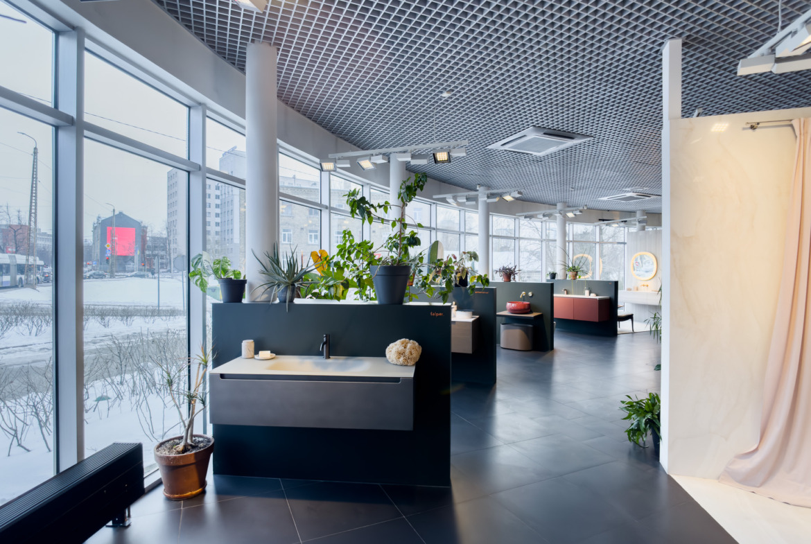 Komerctelpas 200 m2 showroom telpas Rīgā Skanstes City