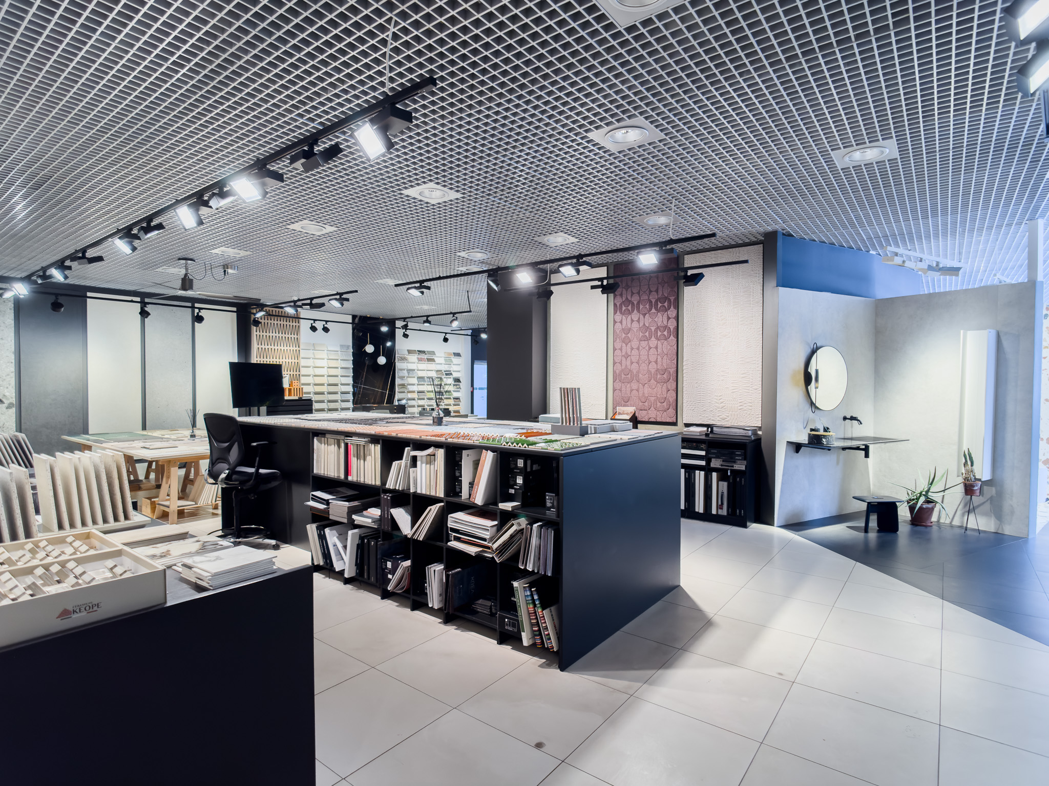 Komerctelpas 200 m2 showroom telpas Rīgā Skanstes City