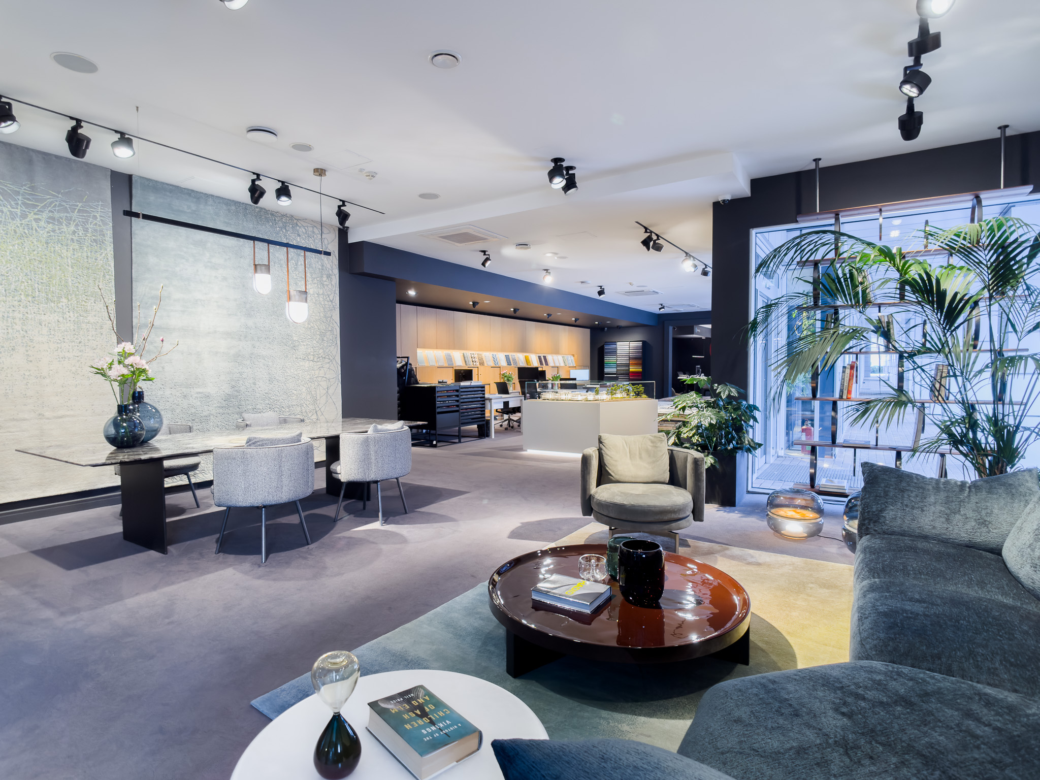 Komerctelpas 200 m2 showroom telpas Rīgā Skanstes City