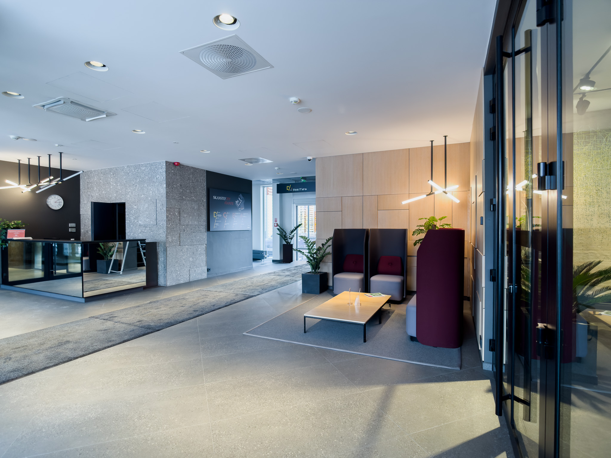 Komerctelpas 200 m2 showroom telpas Rīgā Skanstes City