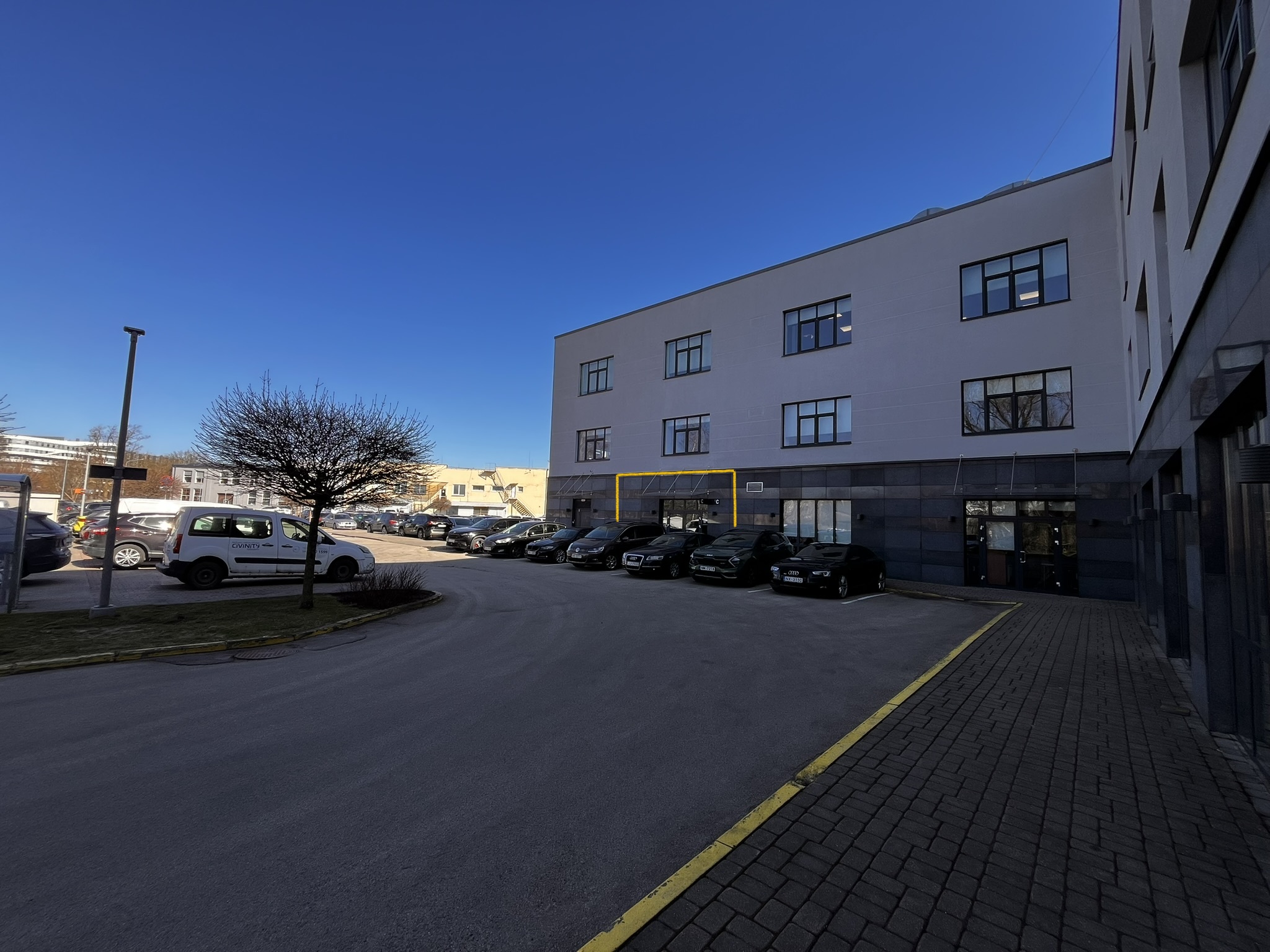 Biroja telpas 76m2 Mūkusalas Biznesa Centrā