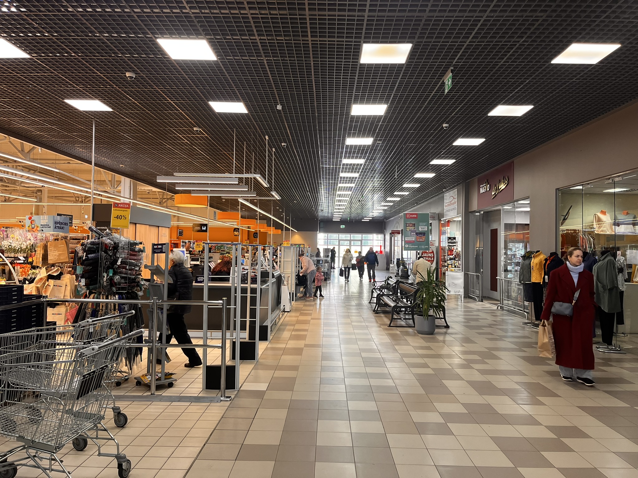 Telpu noma 56,8m2 Vienības gatve 113, Rīga