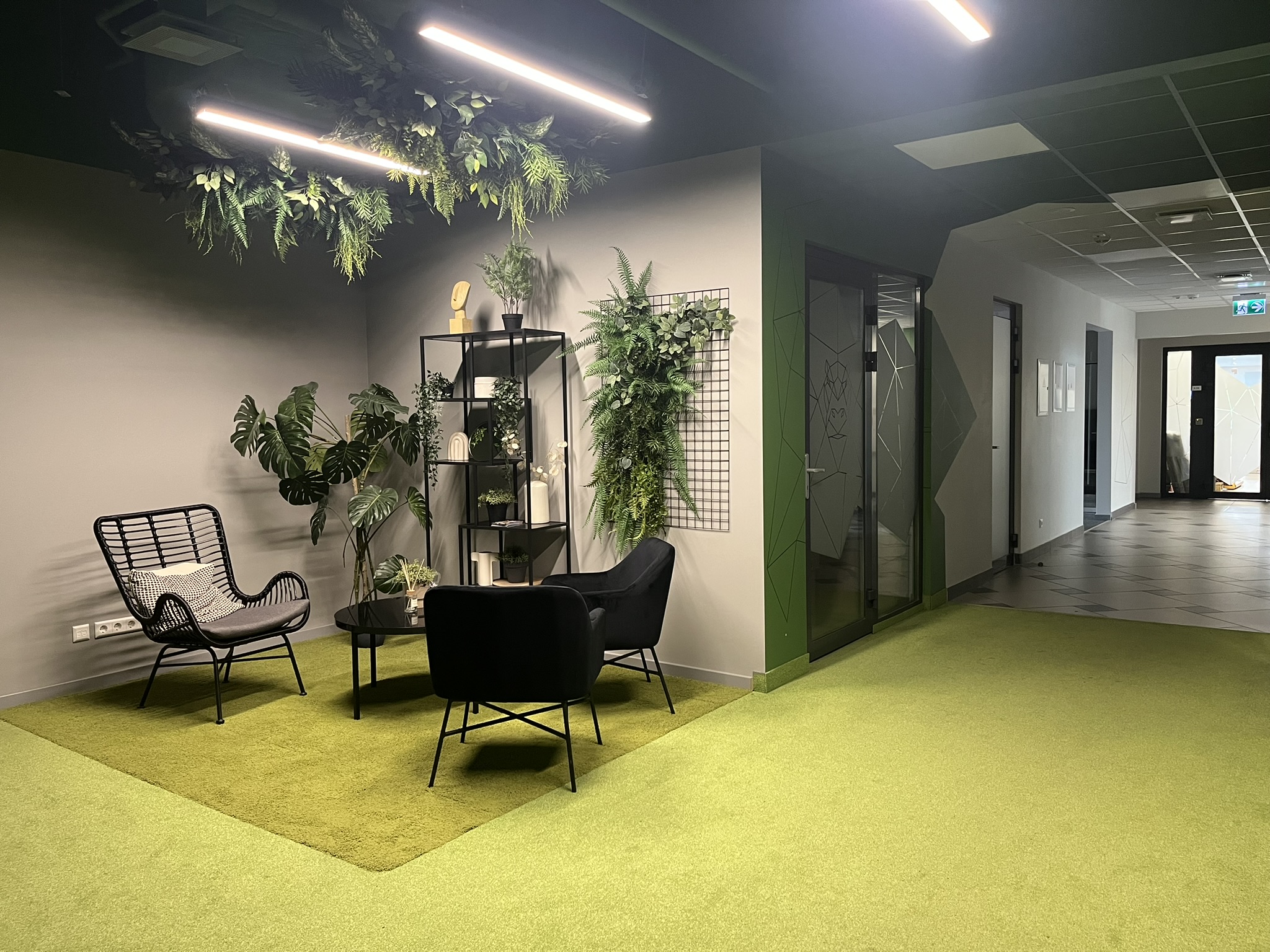 Biroja telpas 130 m2, Vienības gatvē 109